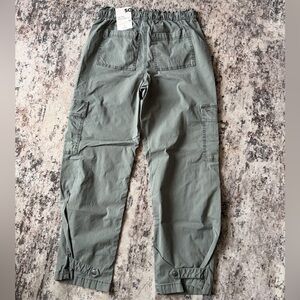 Women’s Cargo Pants in Green